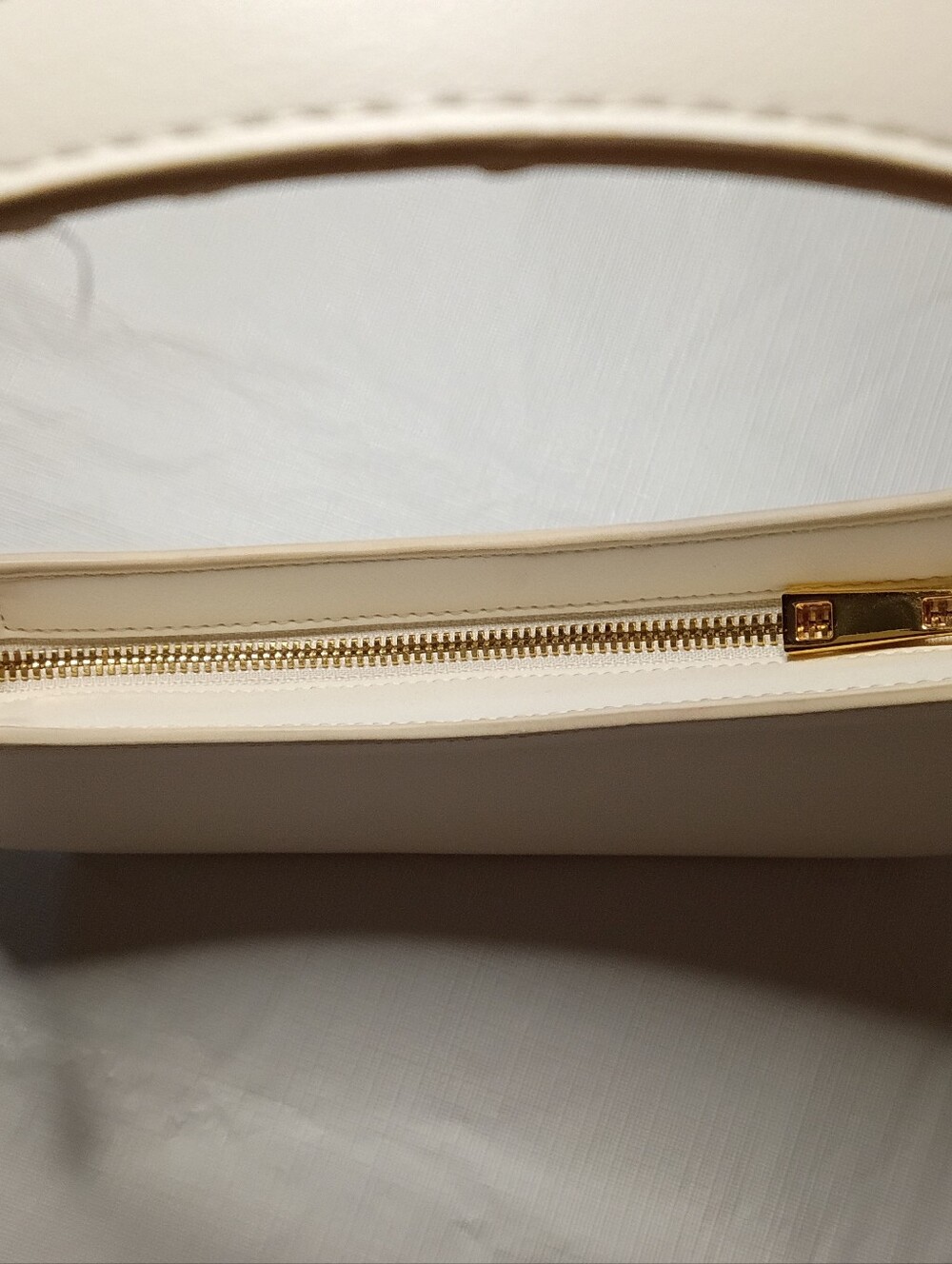 AUPEN Leather Shoulder Bag Ivory Asymmetrical Zip Closure Single Strap - Picture 3 of 7